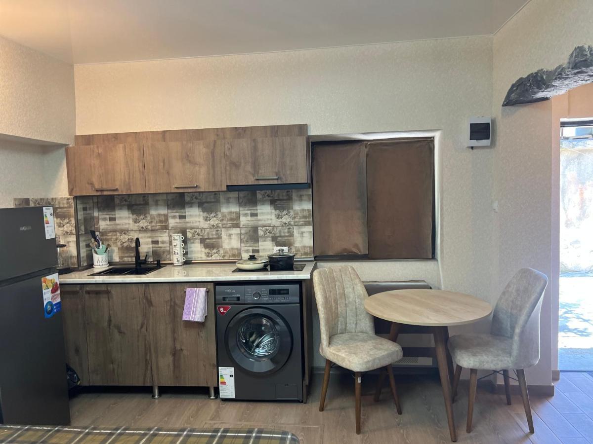 Our Garden Apartment Тбилиси Екстериор снимка